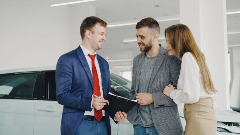 Wynajem długoterminowy kontra leasing – co bardziej opłaca się firmie?