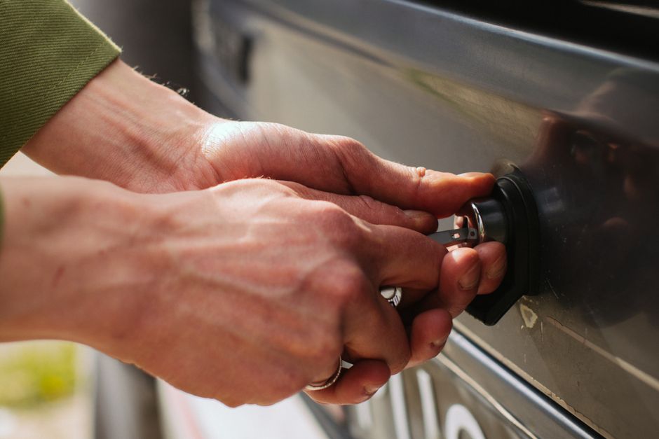 Jak skutecznie zabezpieczyć samochód przed kradzieżą – nowoczesne systemy antykradzieżowe 2026